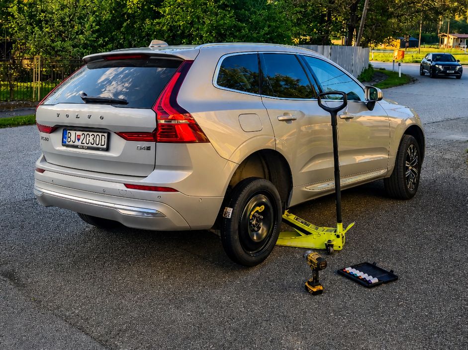 Výmena kolesa na mieste – asistenčná služba CARKIN